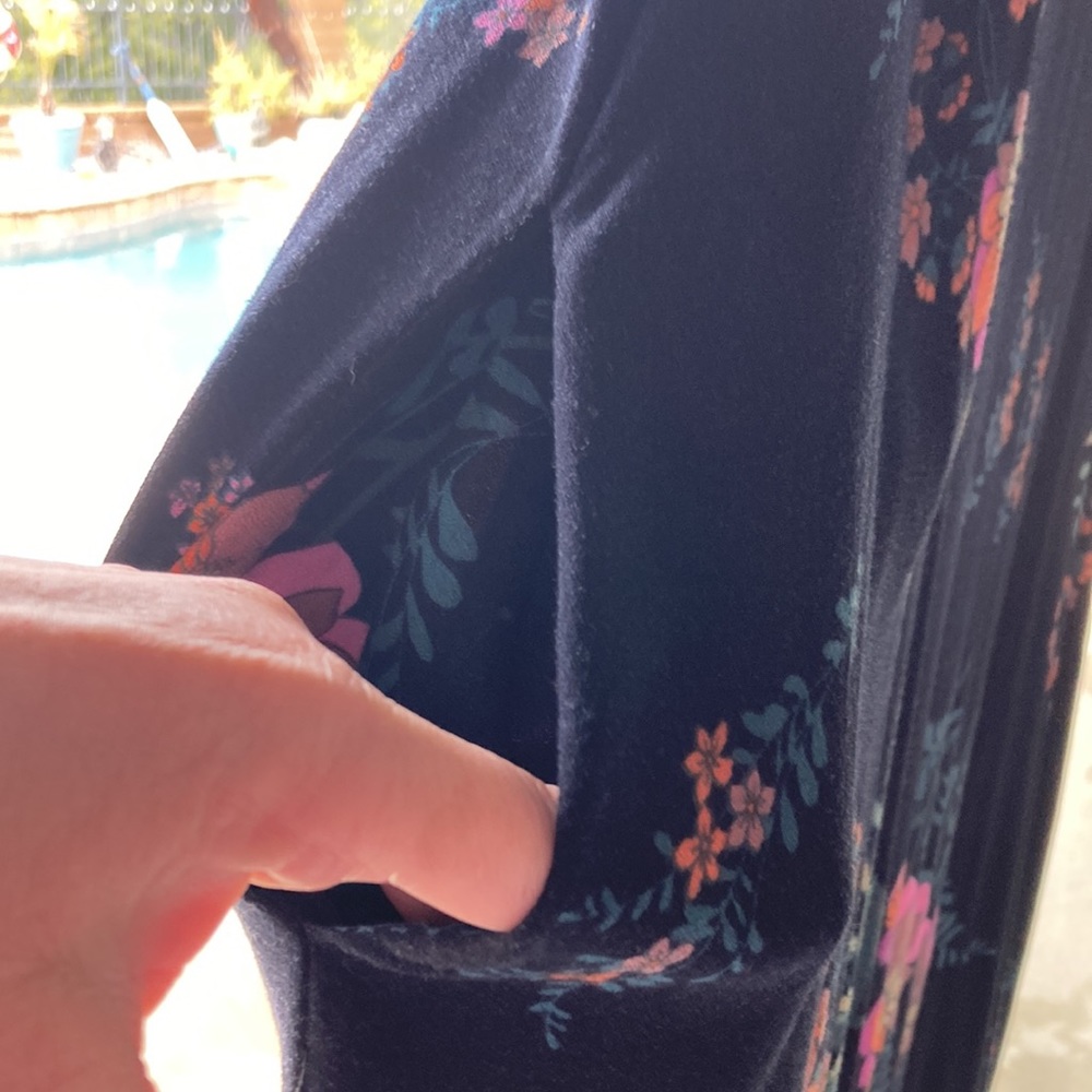 Love Stitch dress - Picture 5 of 6